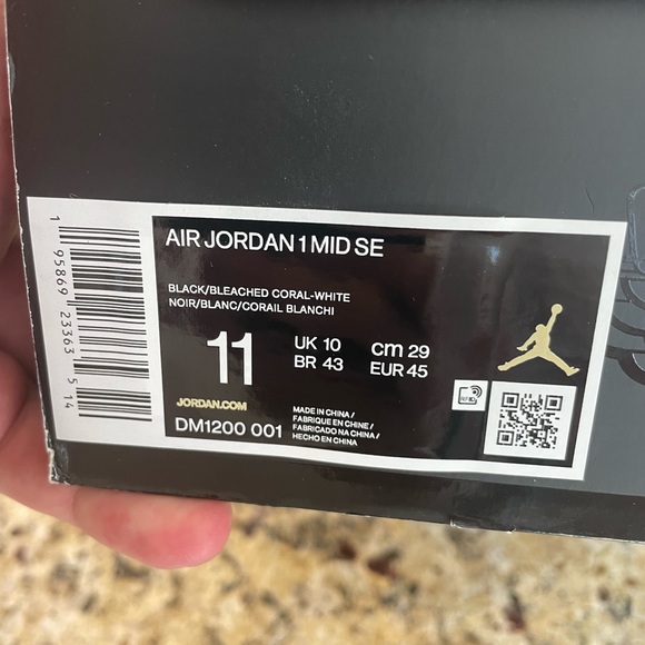 NWB Mens Air Jordan 1’s MID SE Size 11 Black Bleached Coral. - Picture 14 of 15